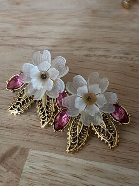Delicate White Flower Gold-Leaf Earrings with Pink Crystal Accents